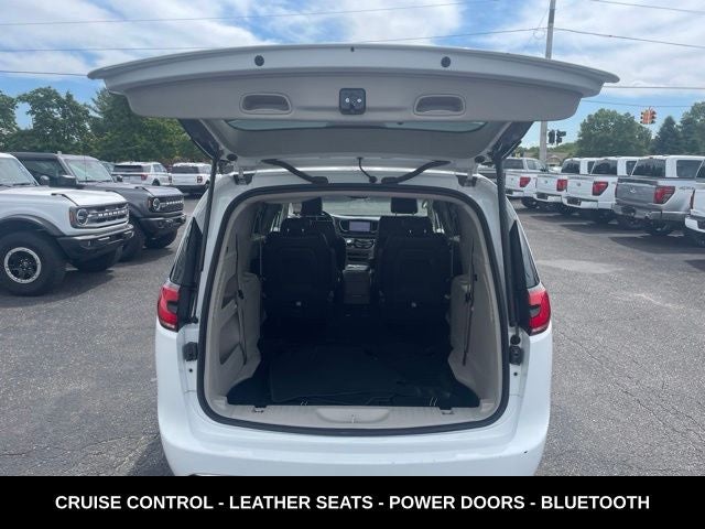 2022 Chrysler Pacifica Touring L HEATED LEATHER