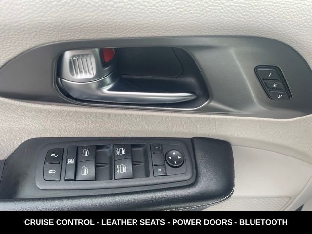 2022 Chrysler Pacifica Touring L HEATED LEATHER