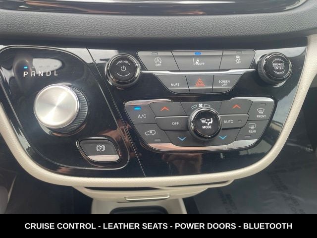 2022 Chrysler Pacifica Touring L HEATED LEATHER