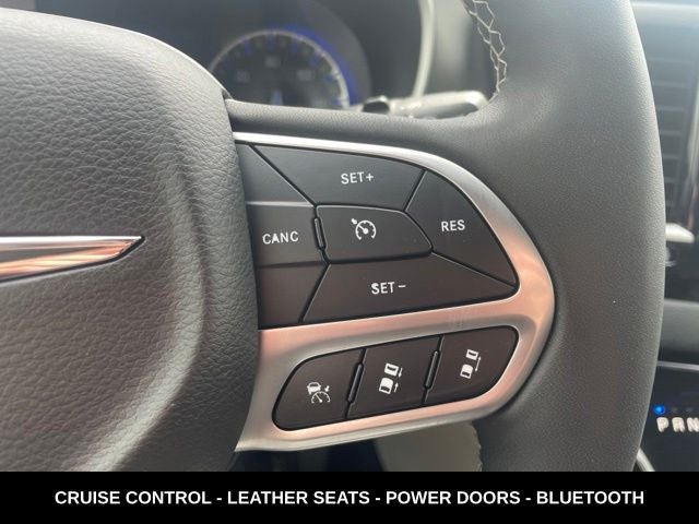 2022 Chrysler Pacifica Touring L HEATED LEATHER