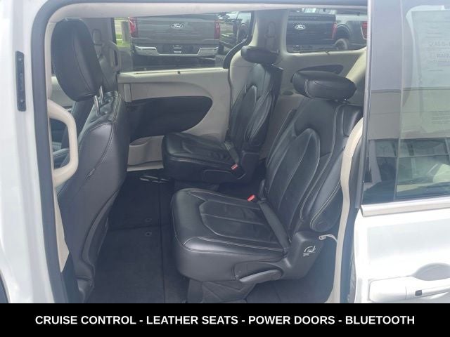 2022 Chrysler Pacifica Touring L HEATED LEATHER