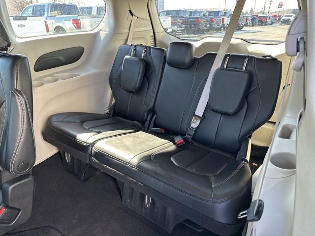 2023 Chrysler Pacifica Touring L STOW N GO SEATING