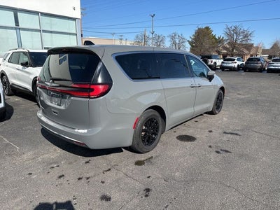2023 Chrysler Pacifica Touring L STOW N GO SEATING