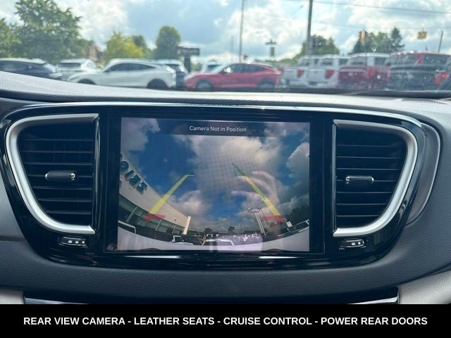 2024 Chrysler Pacifica Touring L STOW N GO SEATING