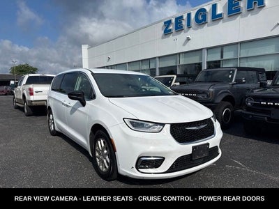 2024 Chrysler Pacifica Touring L STOW N GO SEATING