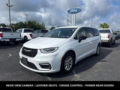 2024 Chrysler Pacifica Touring L STOW N GO SEATING