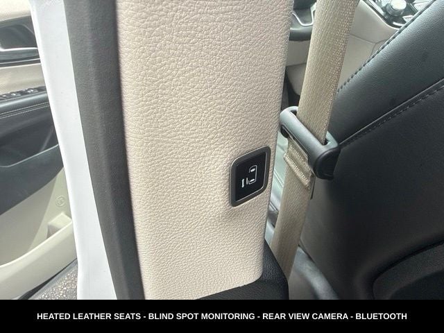 2024 Chrysler Pacifica Touring L STOW N GO SEATING