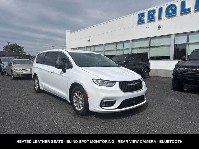 2024 Chrysler Pacifica Touring L STOW N GO SEATING