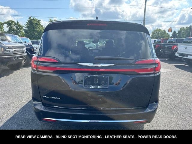 2024 Chrysler Pacifica Touring L STOW N GO SEATING