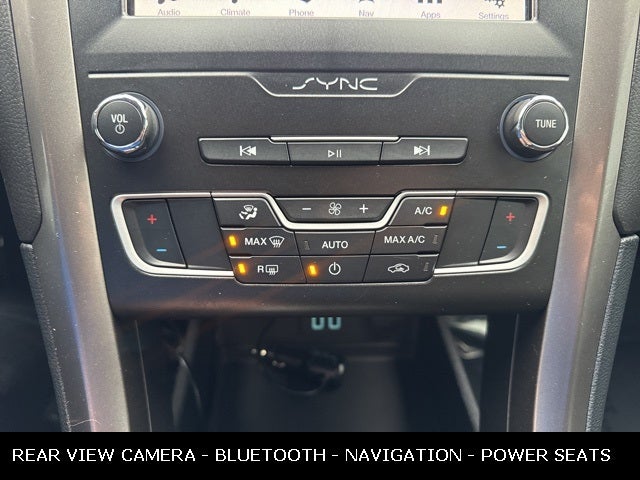 2019 Ford Fusion Hybrid SE 42 MPG