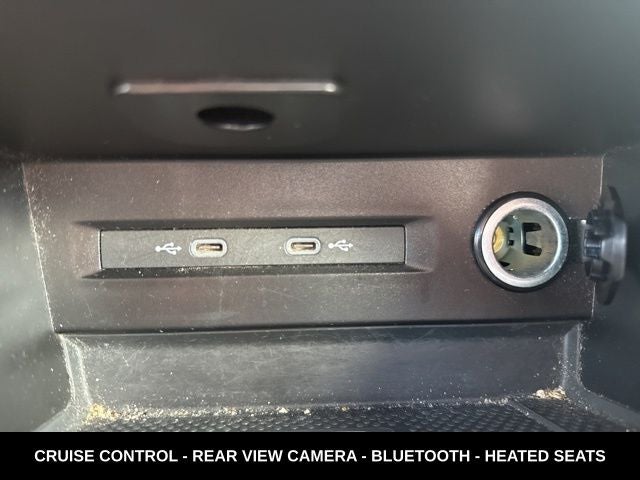 2024 Volkswagen Taos 1.5T SE ONE OWNER