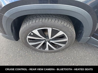 2024 Volkswagen Taos 1.5T SE ONE OWNER