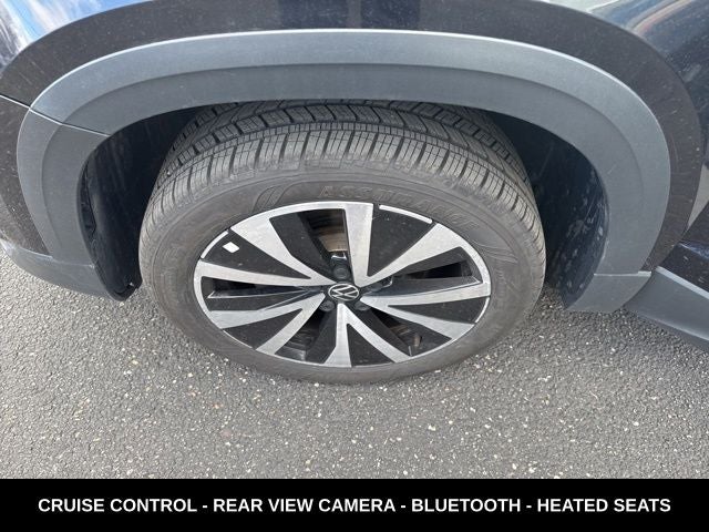 2024 Volkswagen Taos 1.5T SE ONE OWNER