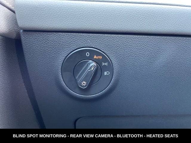 2024 Volkswagen Taos 1.5T SE ONE OWNER