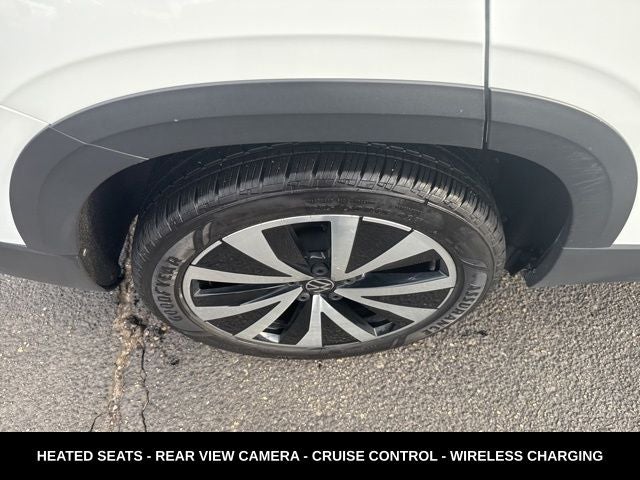 2023 Volkswagen Taos 1.5T SE ONE OWNER