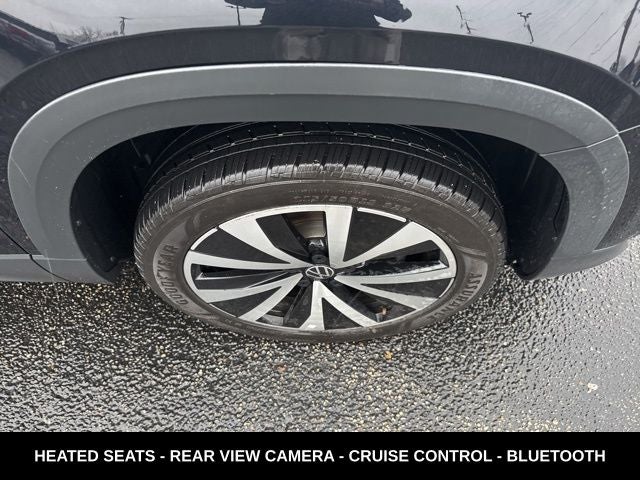 2024 Volkswagen Taos 1.5T SE ONE OWNER