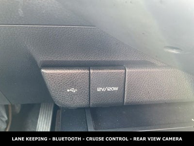 2020 Toyota Camry SE 39 MPG