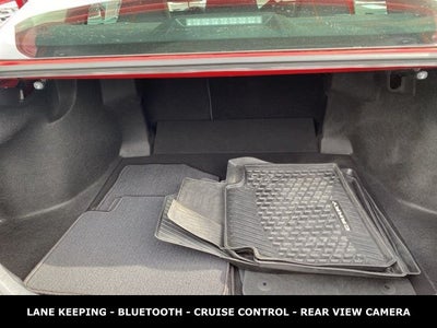 2020 Toyota Camry SE 39 MPG