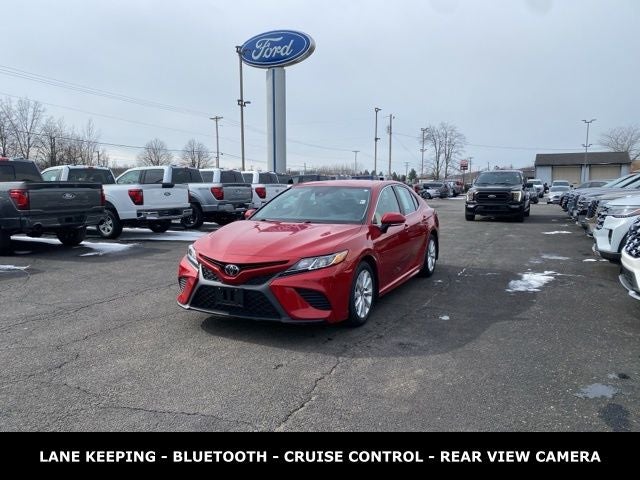 2020 Toyota Camry SE 39 MPG