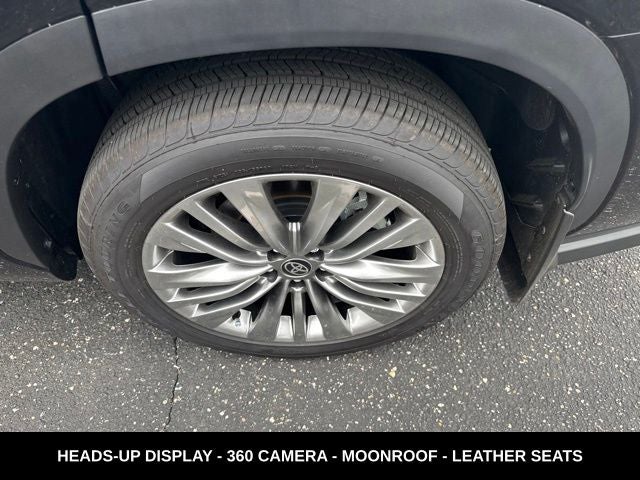 2026 Toyota Highlander Hybrid Platinum LESS THAN 200 MILES HYBRID AWD