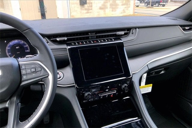 2025 Jeep Grand Cherokee Base