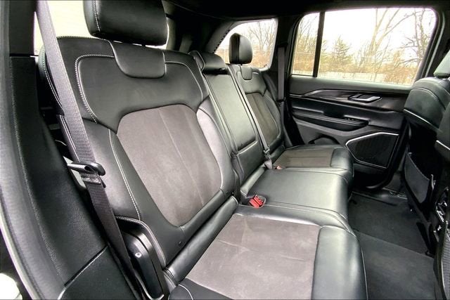 2022 Jeep Grand Cherokee Altitude