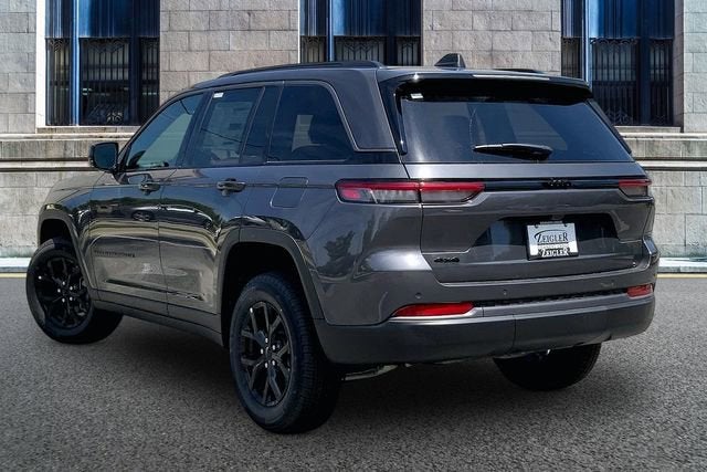 2026 Jeep Grand Cherokee Laredo Altitude