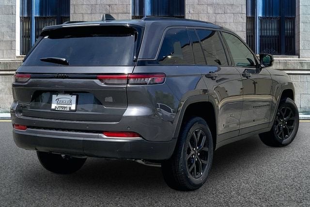 2026 Jeep Grand Cherokee Laredo Altitude