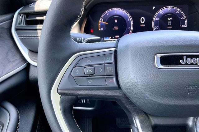 2026 Jeep Grand Cherokee Laredo Altitude