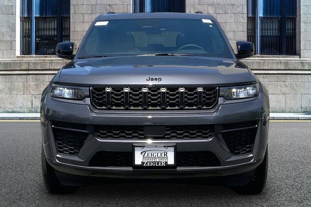 2026 Jeep Grand Cherokee Laredo Altitude