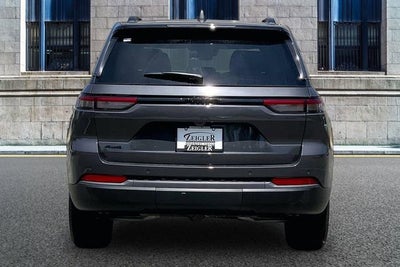 2026 Jeep Grand Cherokee Laredo Altitude
