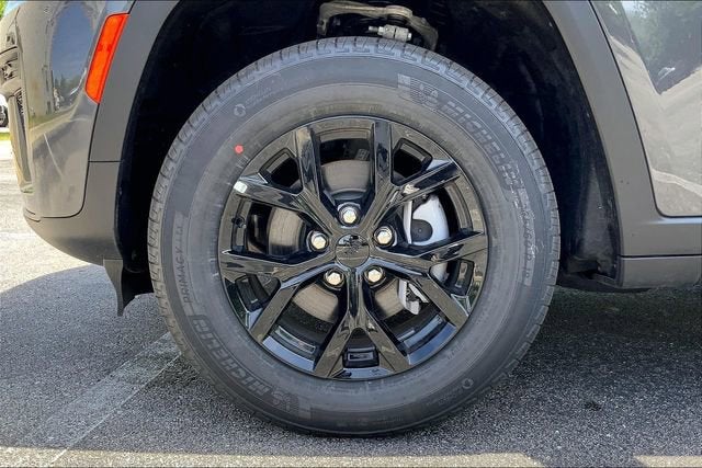 2026 Jeep Grand Cherokee Laredo Altitude