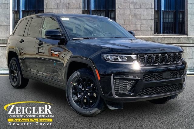 2026 Jeep Grand Cherokee Laredo Altitude