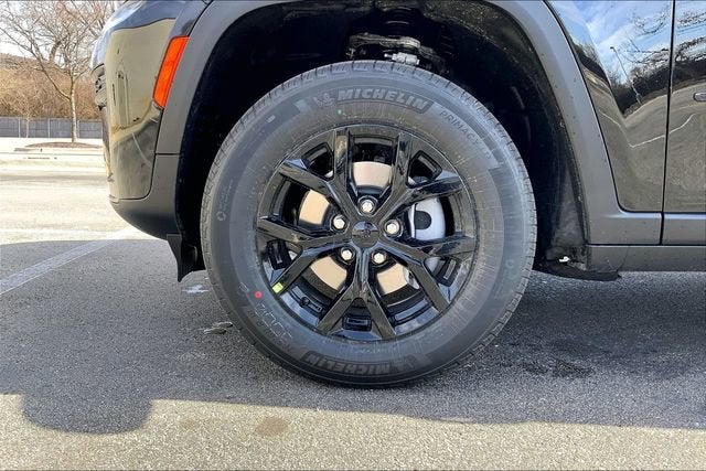 2026 Jeep Grand Cherokee Laredo Altitude