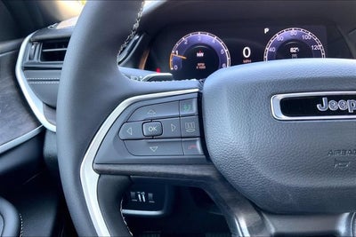 2027 Jeep Grand Cherokee Laredo Altitude