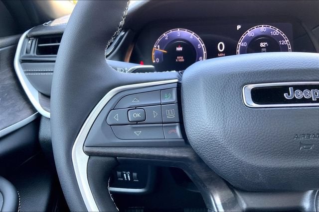 2027 Jeep Grand Cherokee Laredo Altitude
