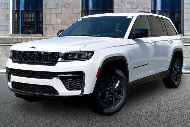 2027 Jeep Grand Cherokee Laredo Altitude