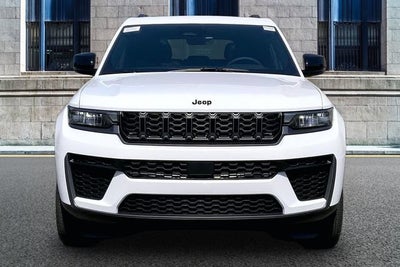 2027 Jeep Grand Cherokee Laredo Altitude