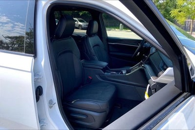 2027 Jeep Grand Cherokee Laredo Altitude