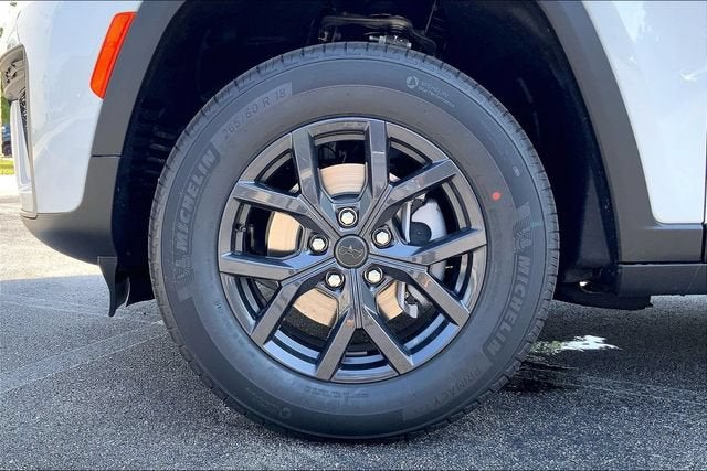 2027 Jeep Grand Cherokee Laredo Altitude