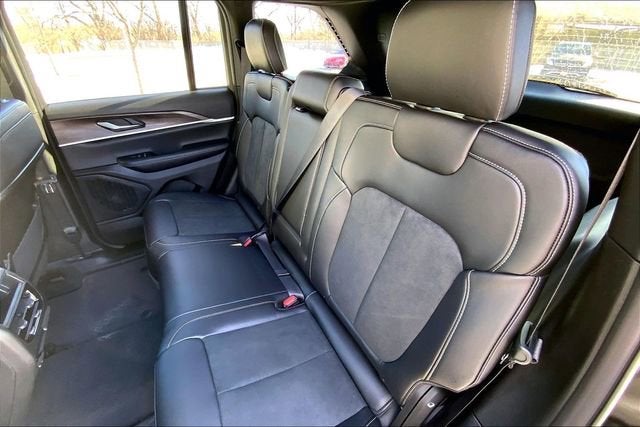 2026 Jeep Grand Cherokee Laredo Altitude