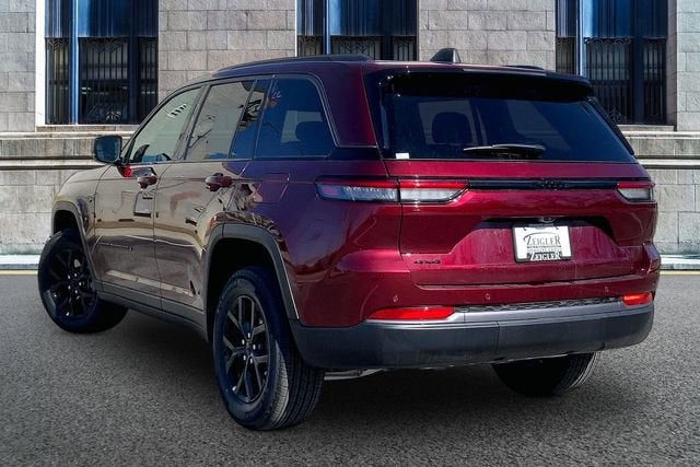 2026 Jeep Grand Cherokee Laredo Altitude