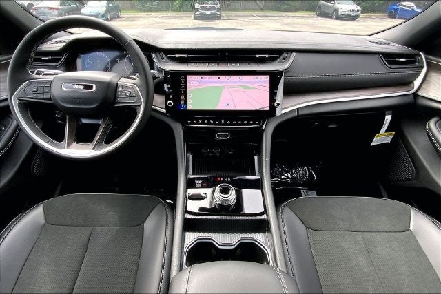 2027 Jeep Grand Cherokee Laredo Altitude