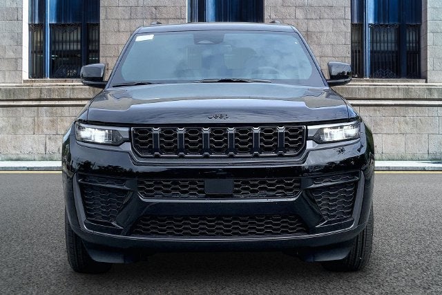 2027 Jeep Grand Cherokee Laredo Altitude