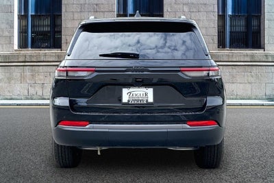 2027 Jeep Grand Cherokee Laredo Altitude