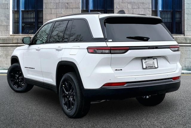 2026 Jeep Grand Cherokee Laredo Altitude
