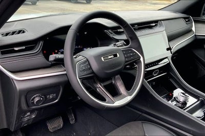 2026 Jeep Grand Cherokee Laredo Altitude