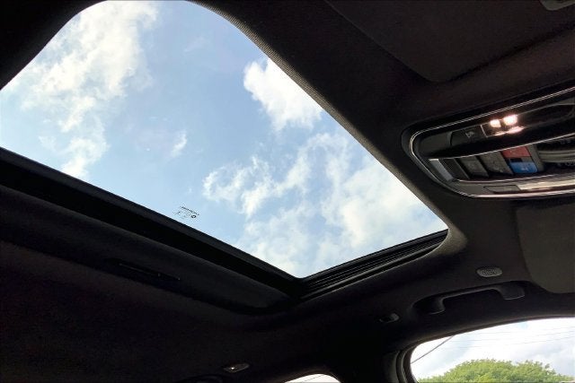 2027 Jeep Grand Cherokee Laredo Altitude