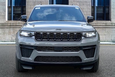2027 Jeep Grand Cherokee Laredo Altitude