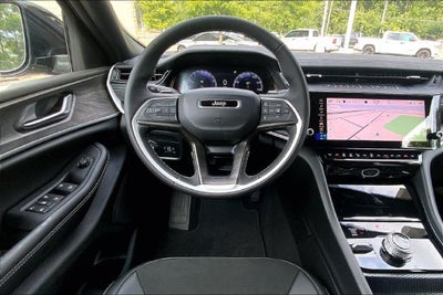2027 Jeep Grand Cherokee Laredo Altitude